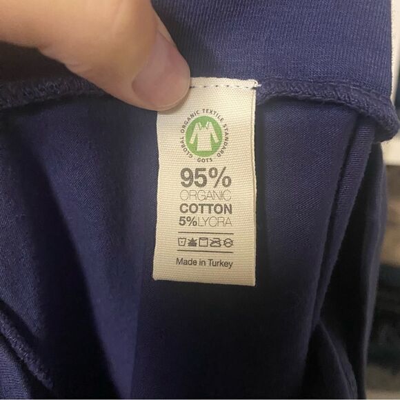 Capri leggings NWT   - Picture 3 of 3